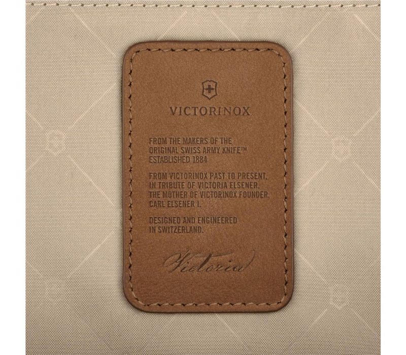 Victorinox Victoria Signature Beauty Case 9